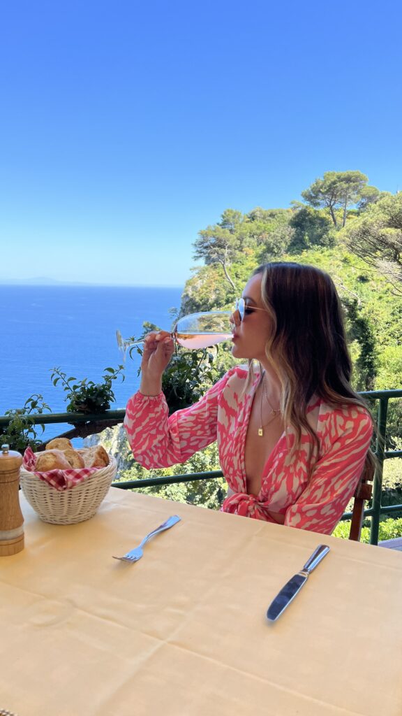 Capri italy travel guide for best restaurant at Le Grottelle in amalfi coast island