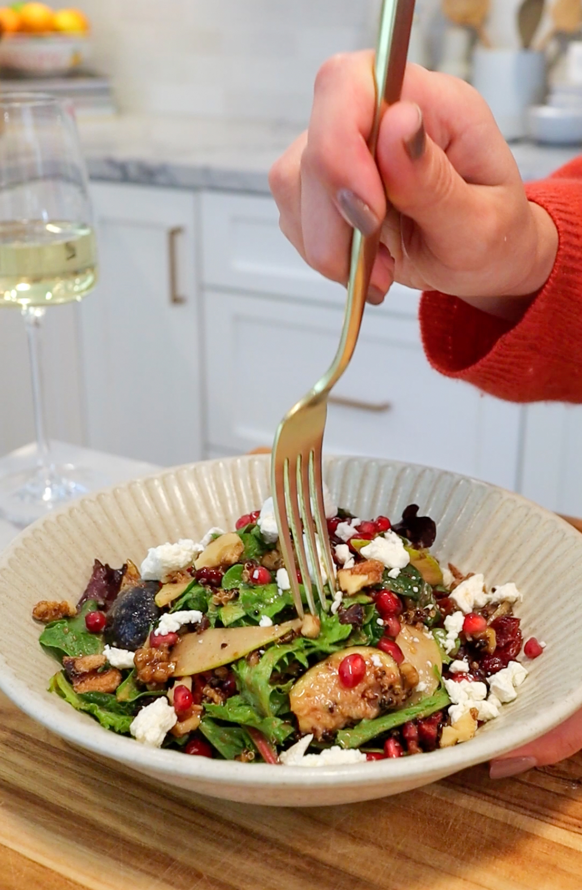 perfect Fall Fig & Pear Salad with Crispy Quinoa and a Maple Vinaigrette for entertaining