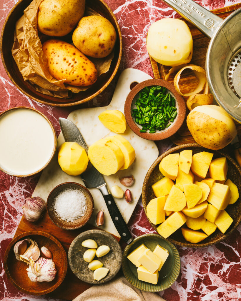 this side dish is the creamiest & Fluffiest 5 ingredient mashed potatoes recipe for thanksgiving day